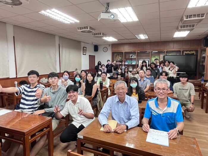 20241008屏東縣泰安國小林炫作主任到校演講(泰安國小數位教學環境與教師專業發展)圖片