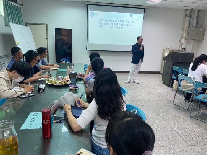 20210328高雄市油廠國小教甄委員經驗分享-陳鼎華校長圖片