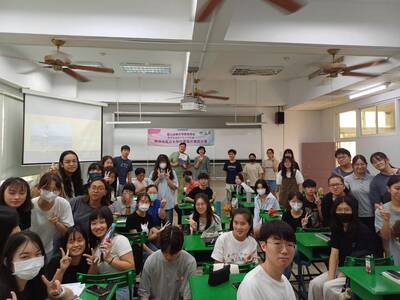 20241018屏東縣琉球鄉全德國小林睦涵老師到校演講(像CEO一樣的班級經營)圖片